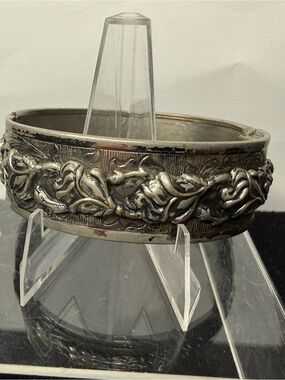 VTG Silver-Tone Floral Hinged Bracelet